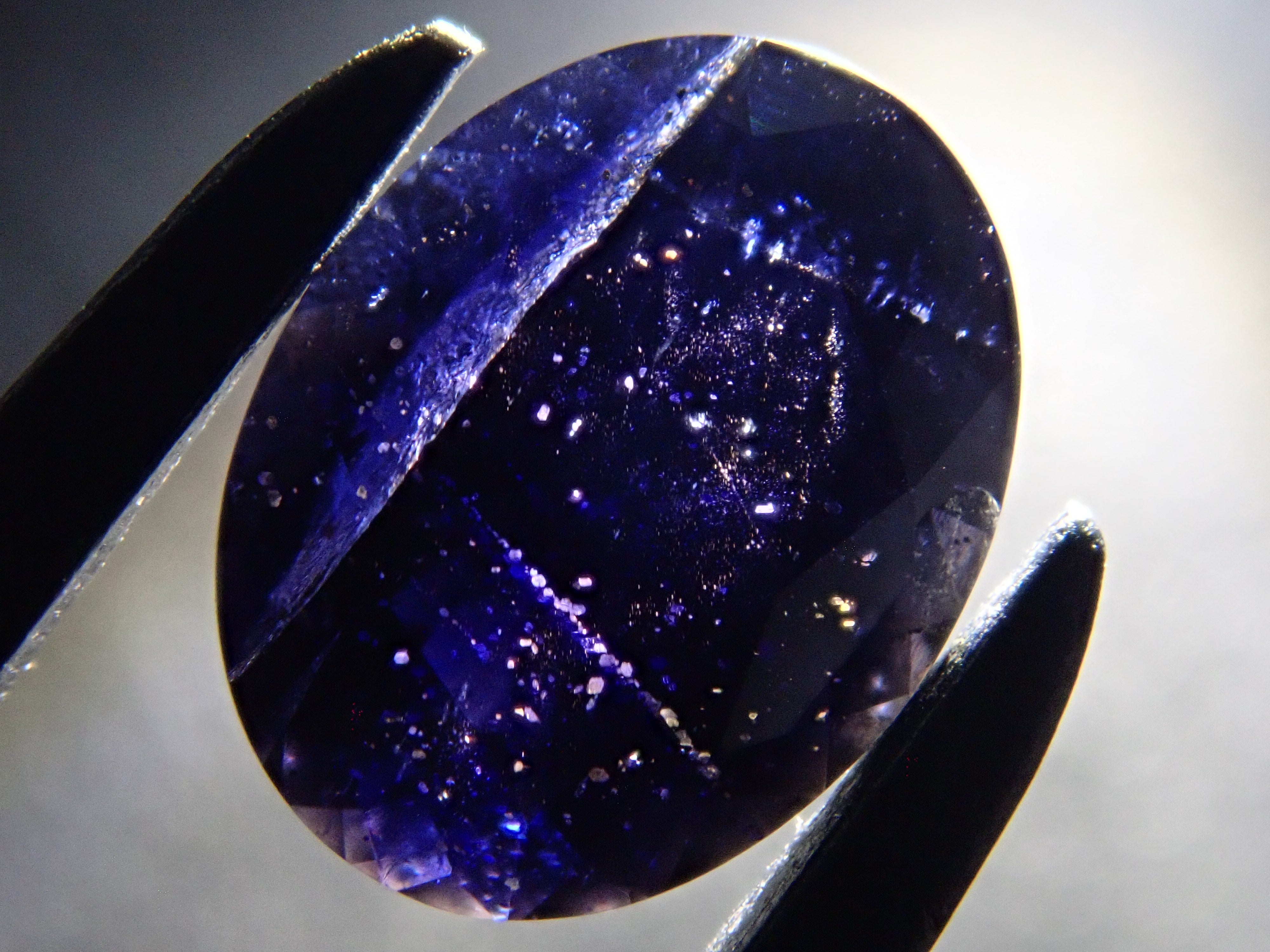 インド産アイオライトサンストーン 0.850ctルース