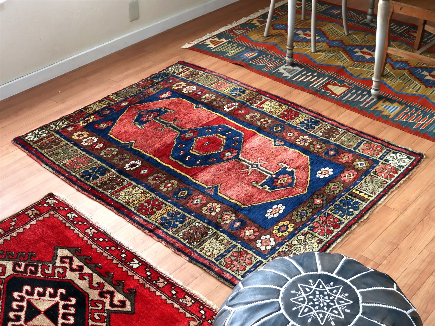 キリムスタイル / トルコ絨毯 オールドカーペット144×111cm レッド