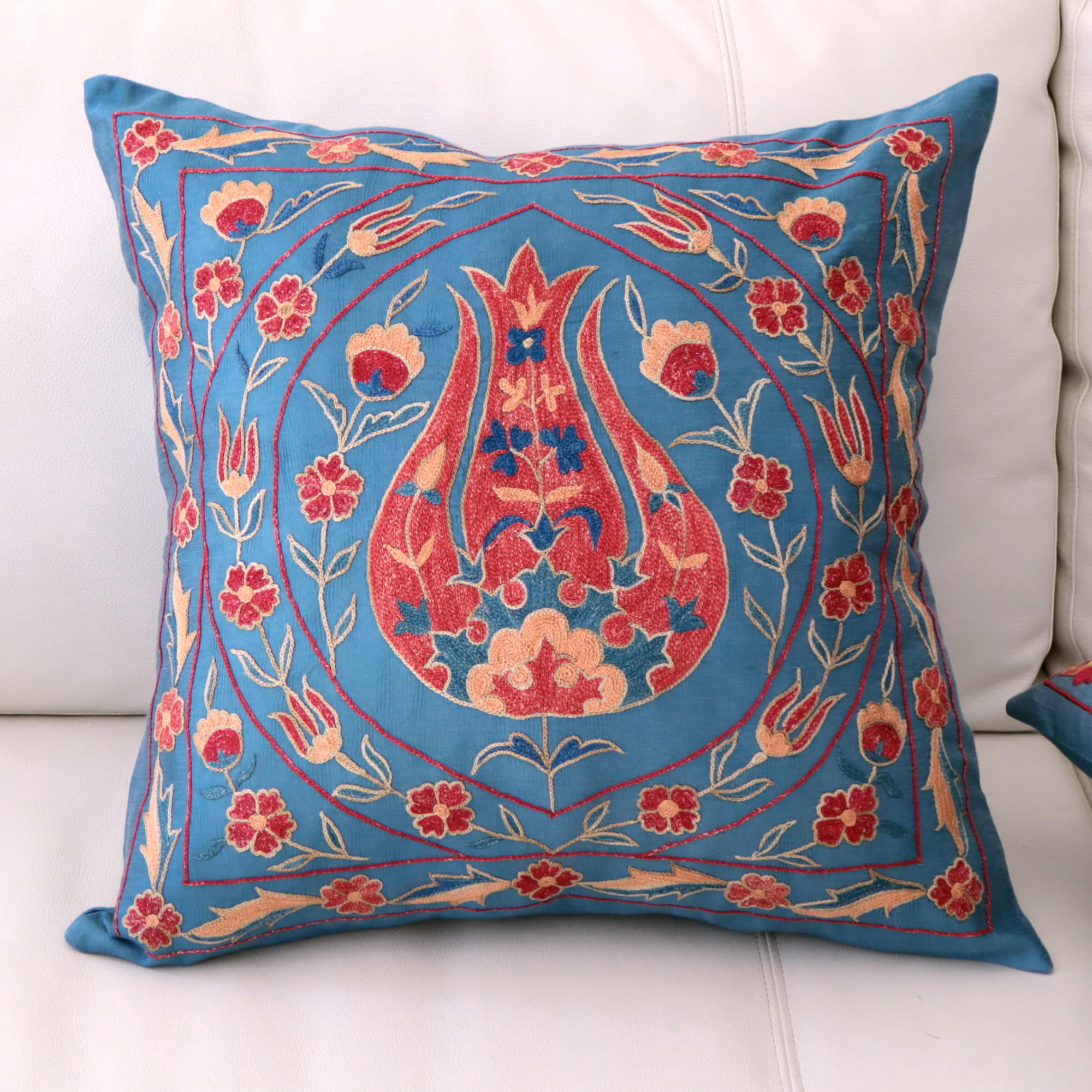 キリムスタイル / クッションカバー 50cm シルク スザンニ刺繍48×48cm