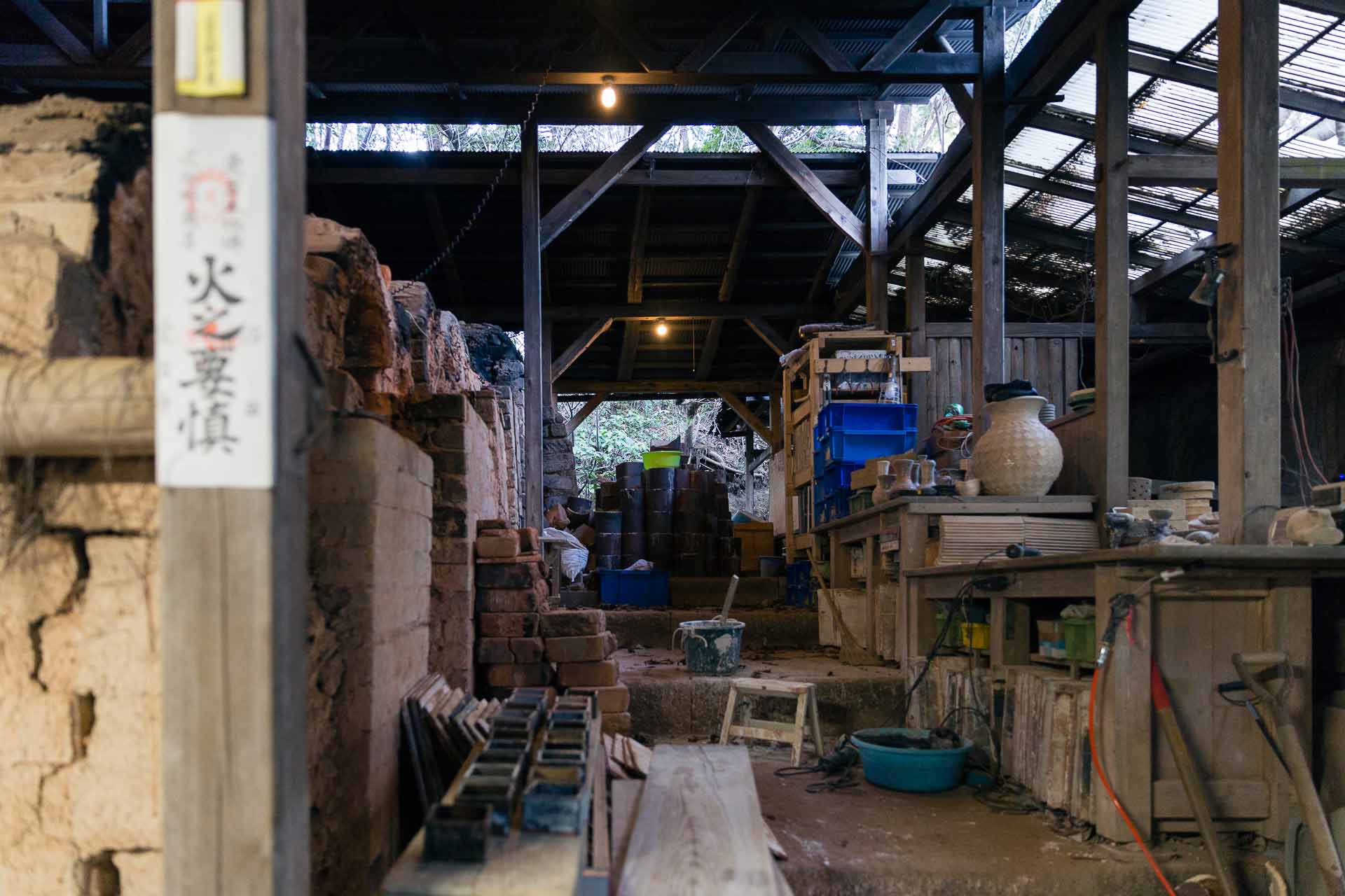 90年の歴史を持つ登り窯、鎌倉其中窯 | 中川政七商店の読みもの