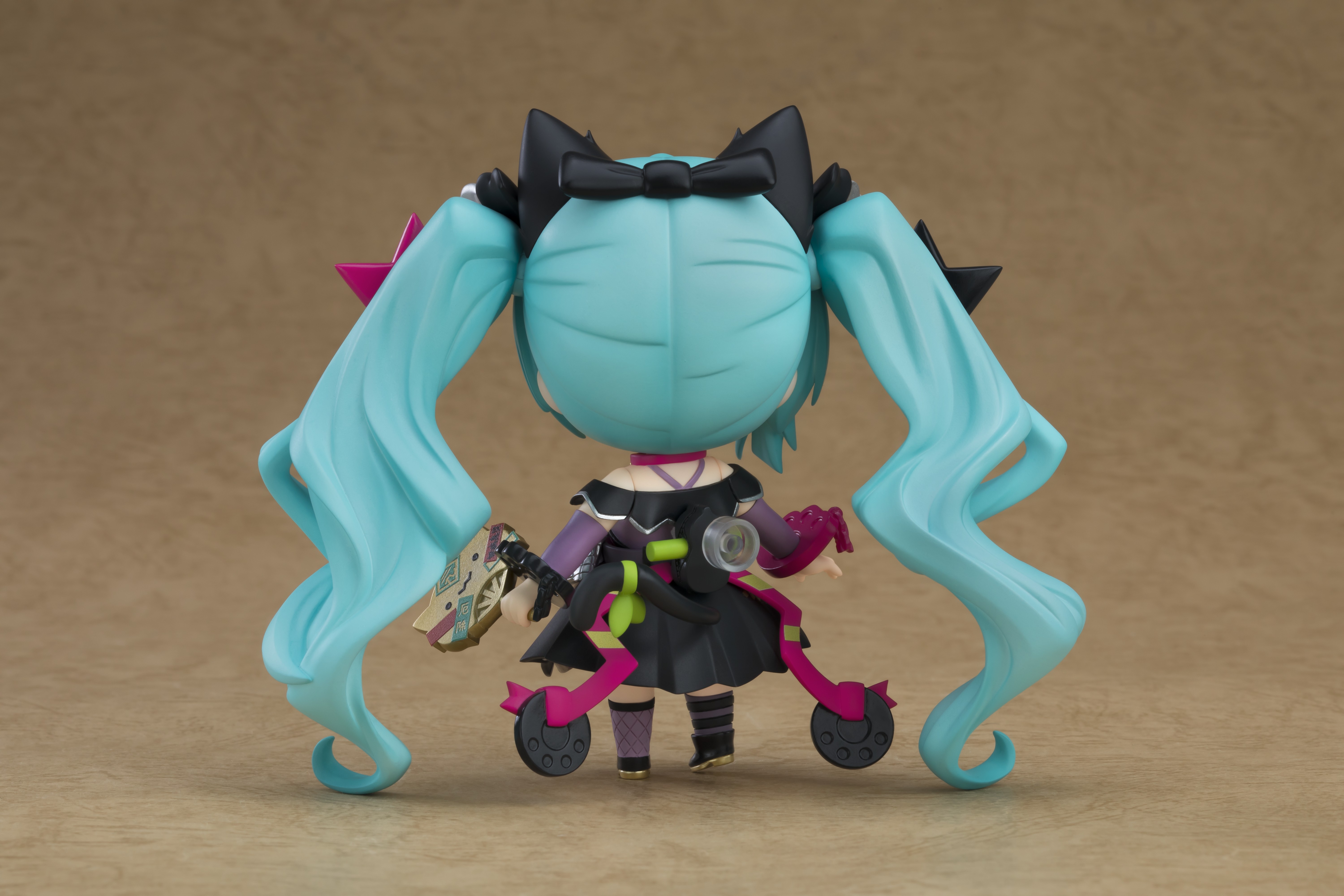 ねんどろいど 初音ミク 黒招きミクVer./招きミクVer.｜キャラアニ.com