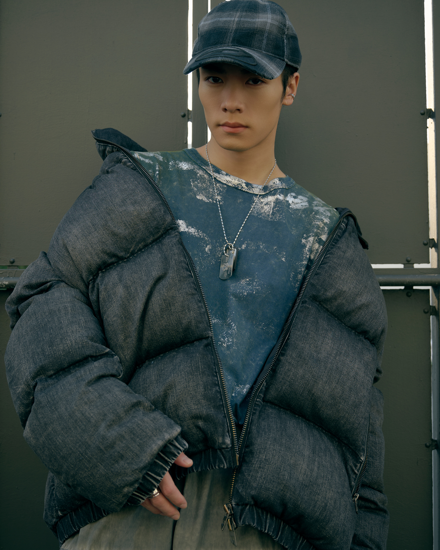 自由なスピリットをすぐそばに。川村壱馬が着る、ディーゼルのホリデー