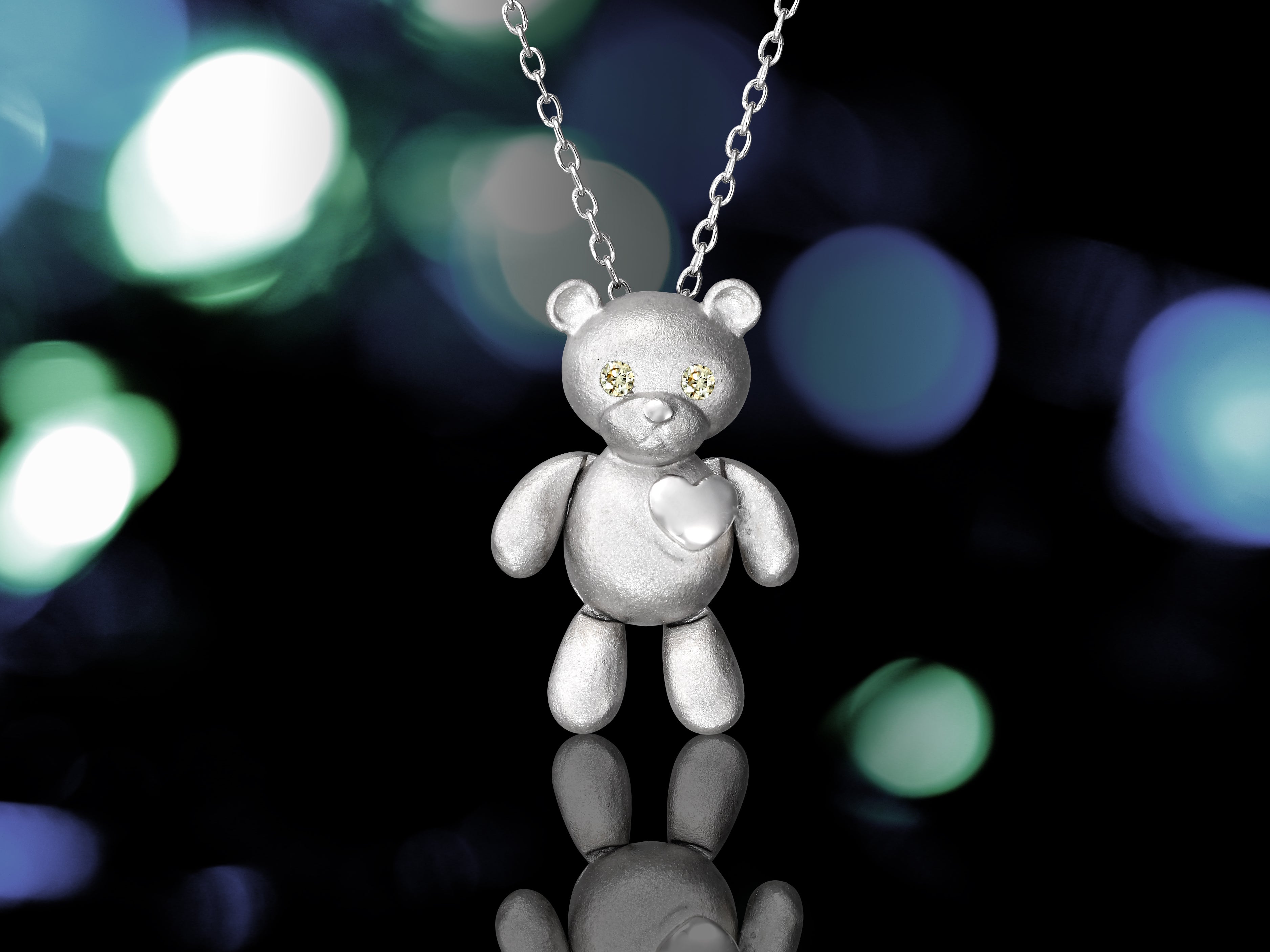 熟練の職人が手がける天然ダイヤモンドを使用した「手足の動くクマ