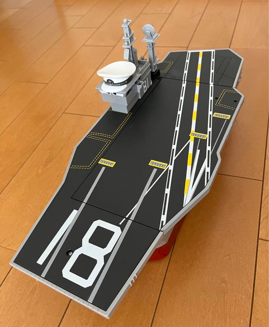 プレーンズ トミカ 航空母艦 フライゼンハワー 格納庫 - メルカリ