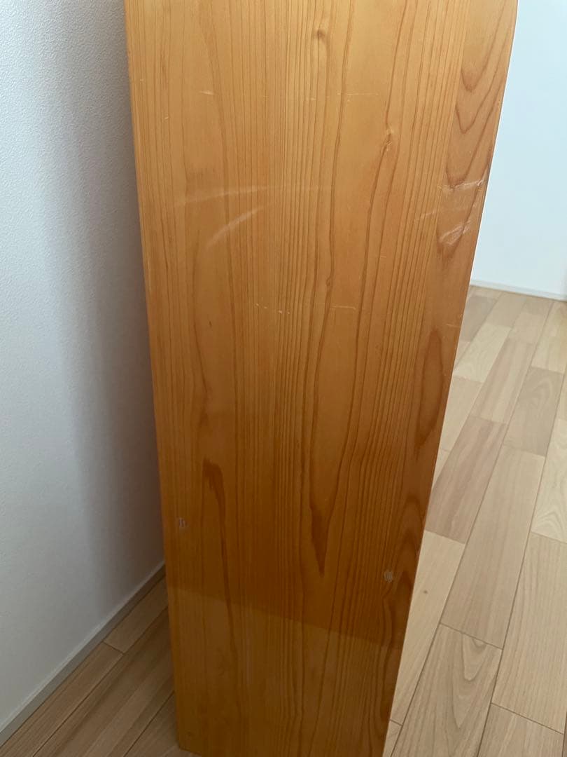 一生モノ】森の香りと一緒に育つ、天然檜の「育てる本棚」 - メルカリ