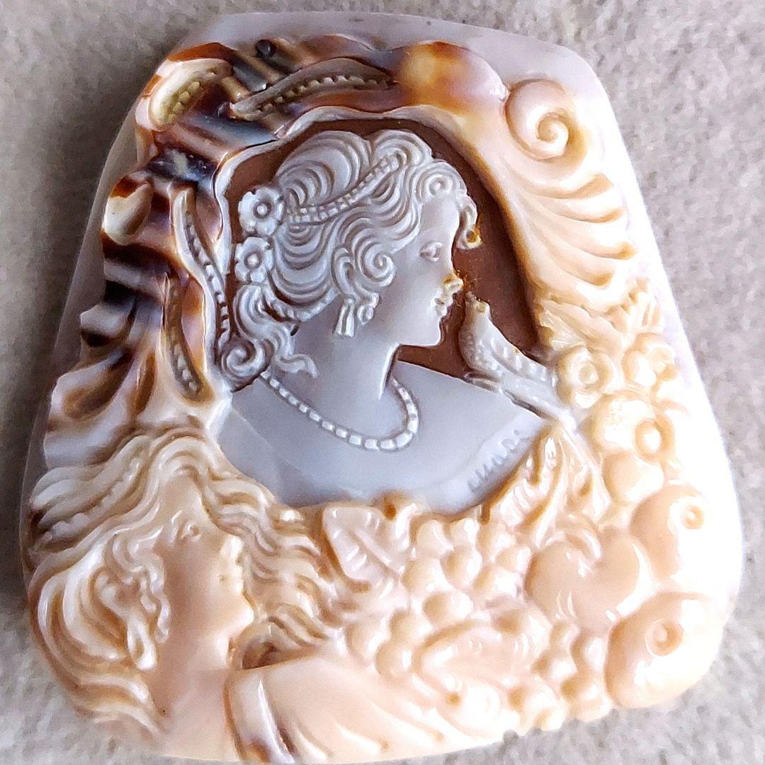 少女と小鳥　シェル　カメオ　ルース ひよこモチーフのミニシェルカメオルース ～作家チーロ・フレーシア～