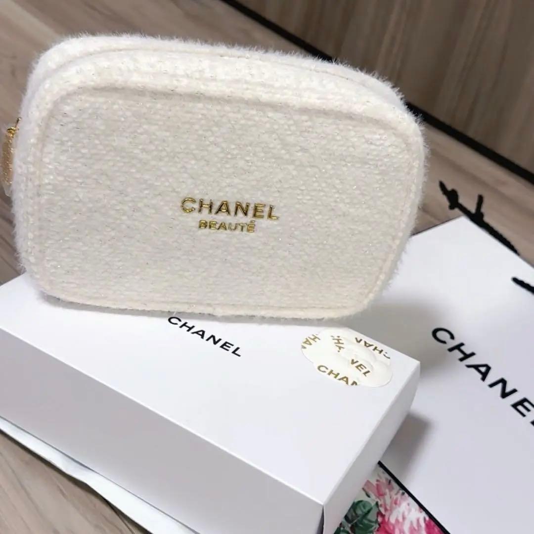 新品未使用】CHANEL ポーチ クリスマスコフレ ホワイト シャネル