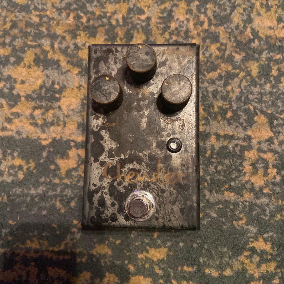 Chevalierギターエフェクター ひぐちけいがライブで使用するギター、エフェクター、アンプ 会場の