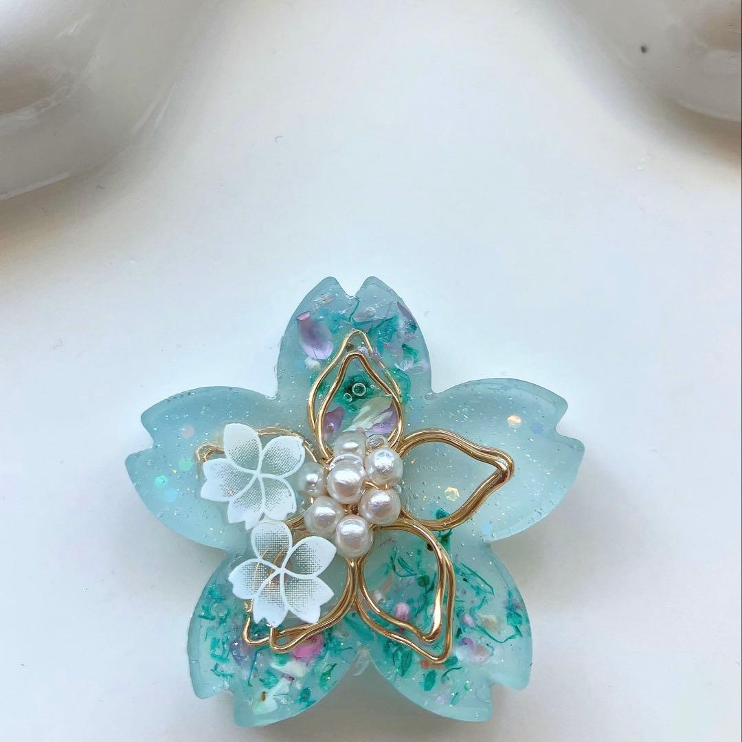 【訳あり】レジン　ヘアゴム　桜モチーフ　水色系◡̈♥︎ ドライフラワー 092〉ドライフラワー さくら ヘアゴム(レジン) - メルカリ