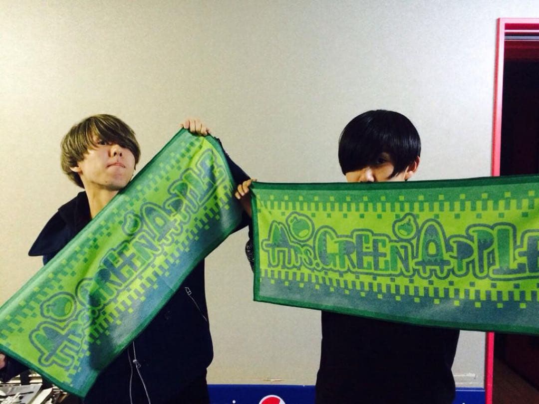Mrs. GREEN APPLE タオルとジャケ写 Mrs. GREEN APPLEミニALタイトル&ジャケ発表 - News - OTOTOY
