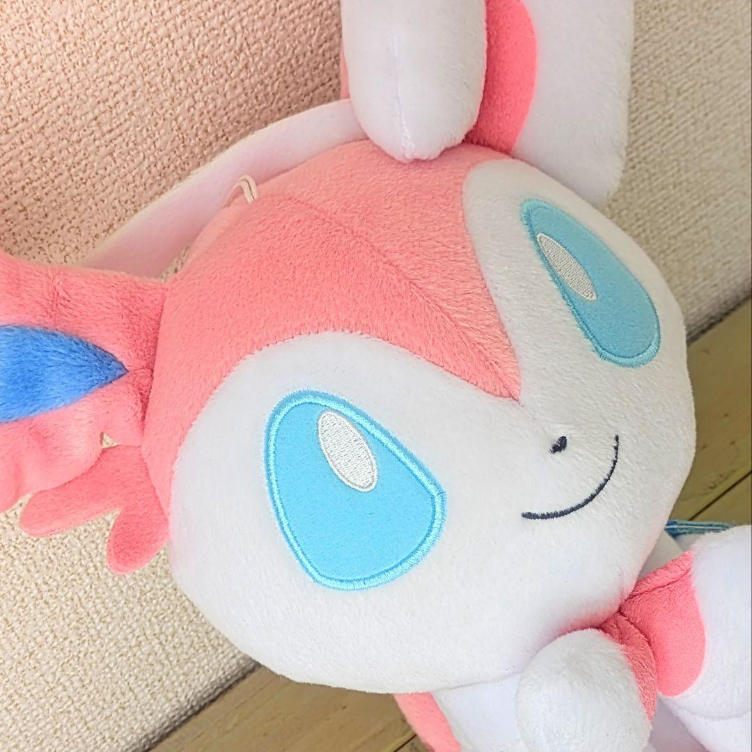 新品タグ付 ニンフィア ポケモン でっかいコロっとまんまるぬいぐるみ