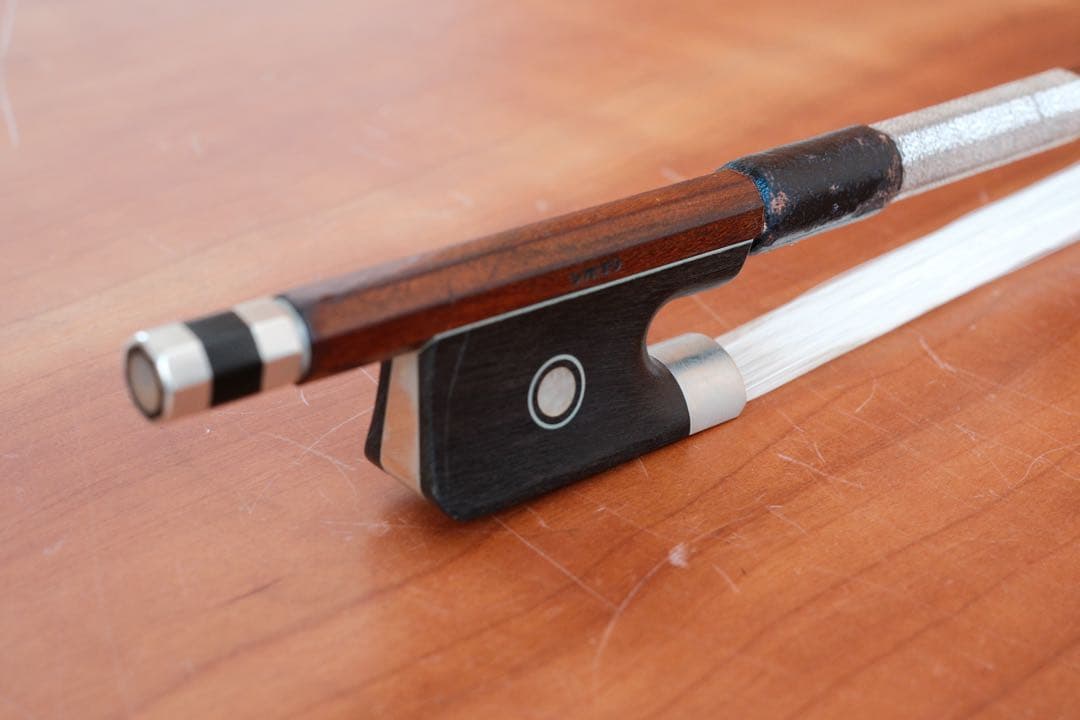 【ハードケース付】チェロ弓 F.Vincent A Lyon（角弓） 81.1g