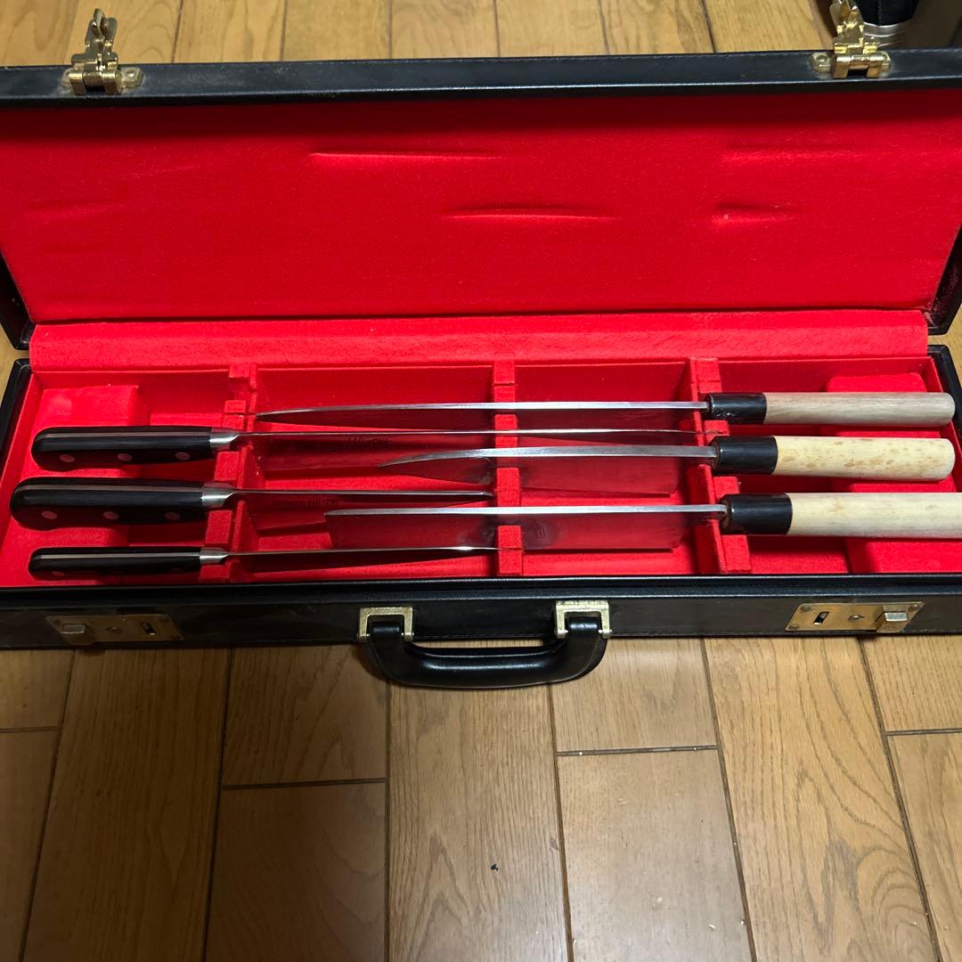 値下げ中　Misono 440 包丁セット ６本　ケース付き 楽天市場】【ふるさと納税】Misono 440シリーズ 三徳包丁 刃渡り180mm