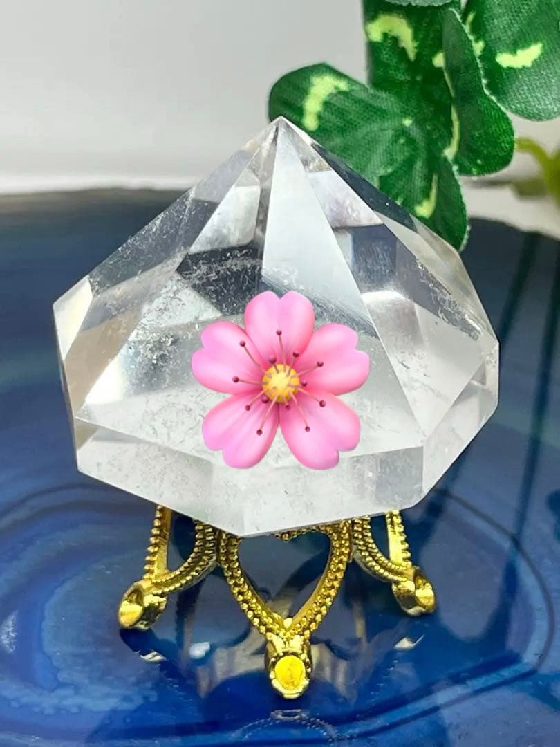 天然石　水晶　ダイヤモンドカット　ミニ　透明感あり　台座付き⭐️2051 天然石 水晶 ダイヤモンドカット ミニ 透明感あり 台座付き⭐️2051