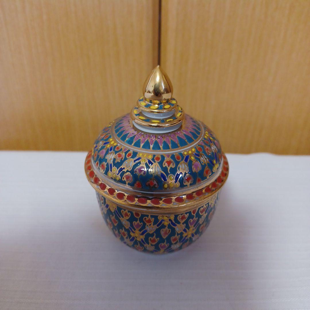 タイ伝統工芸【ベンジャロン焼き】蓋付き小物入れ - メルカリ
