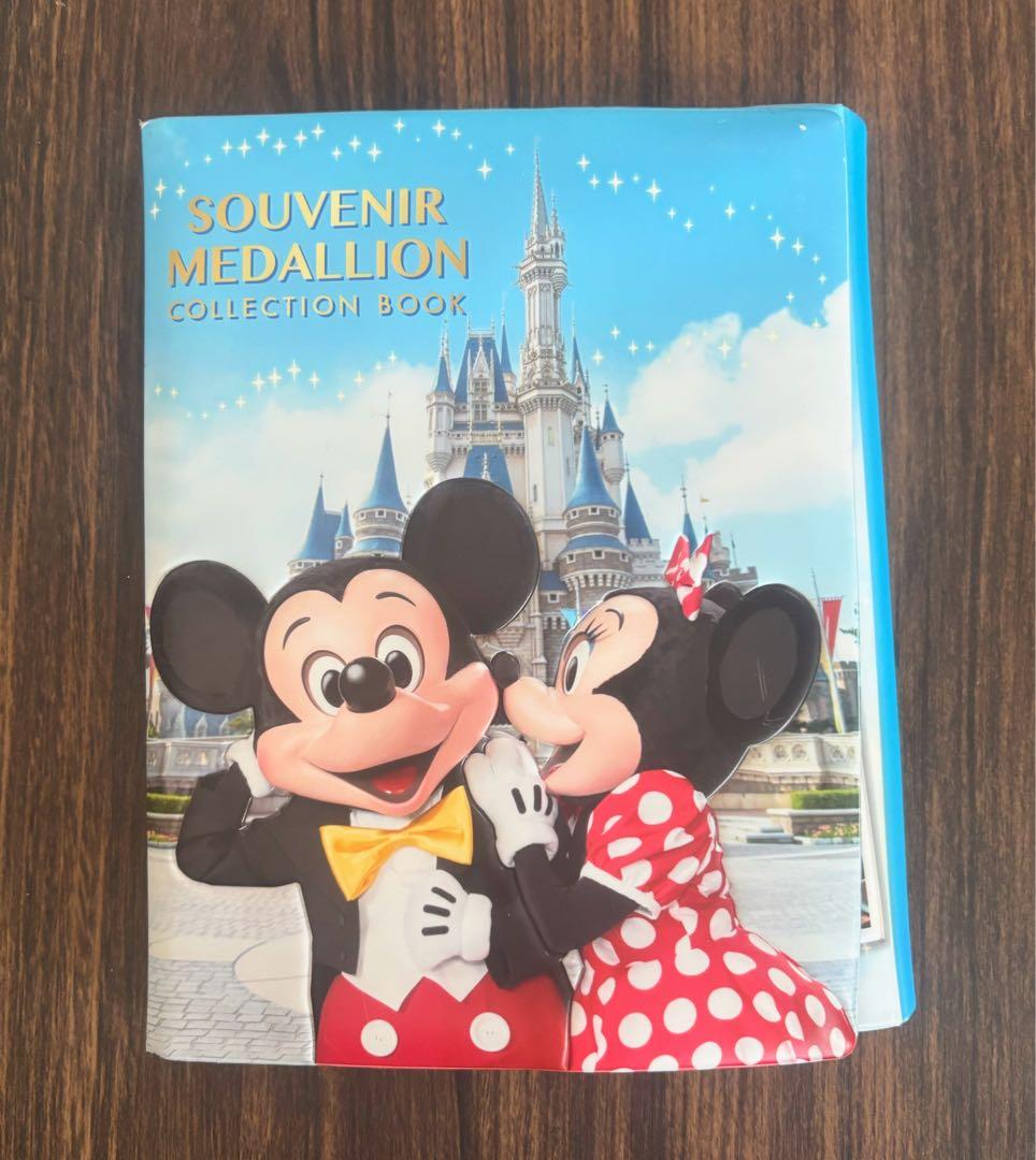ディズニーリゾート メダルブック 35周年記念メダル+2018年メダル　計42枚 ディズニーリゾート メダルブック 35周年記念メダル+2018年メダル 計42