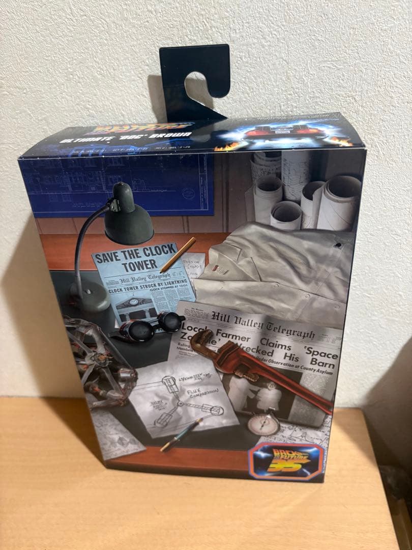 ネカ neca バック・トゥ・ザ・フューチャー ドク エメット・ブラウン Amazon.com: NECA Back to The Future - Ultimate Doc Brown 1985-7