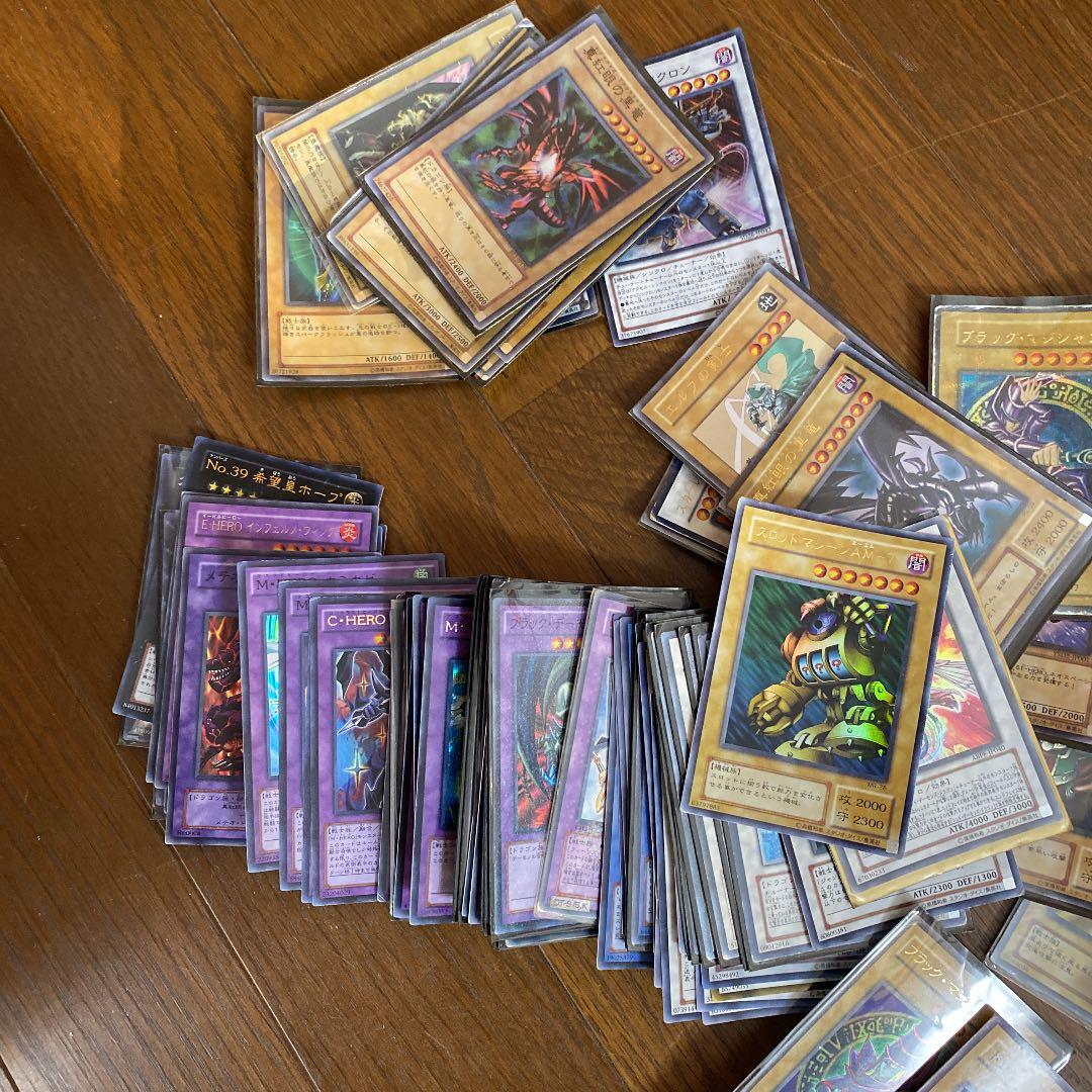 <引退記念>遊戯王　レアカード多数　1000枚以上 引退記念>遊戯王 レアカード多数 1000枚以上 - メルカリ