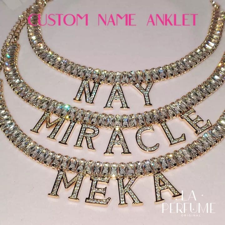 名入れ♡アンクレット キラキラ ゴージャス イニシャル ゴールド ハンドメイド 名前やイニシャルでつくるアンクレット♡名入れ♡カスタム自由！記念日