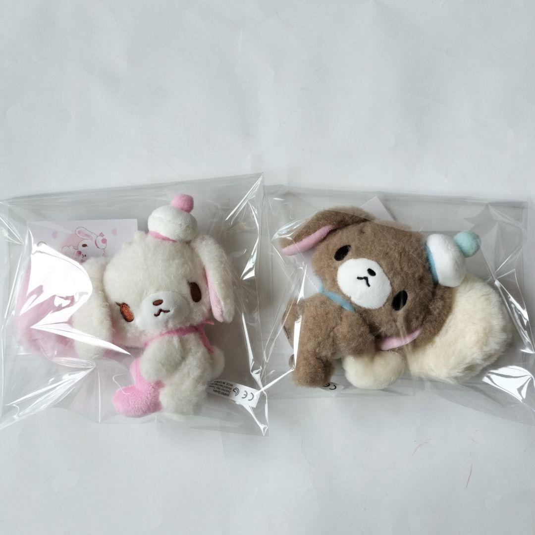サンリオキャラクターズ　シュガーバニーズ　マスコットホルダー　2点セット Amazon.co.jp: サンリオ(SANRIO) マスコットホルダー（平成うまれ
