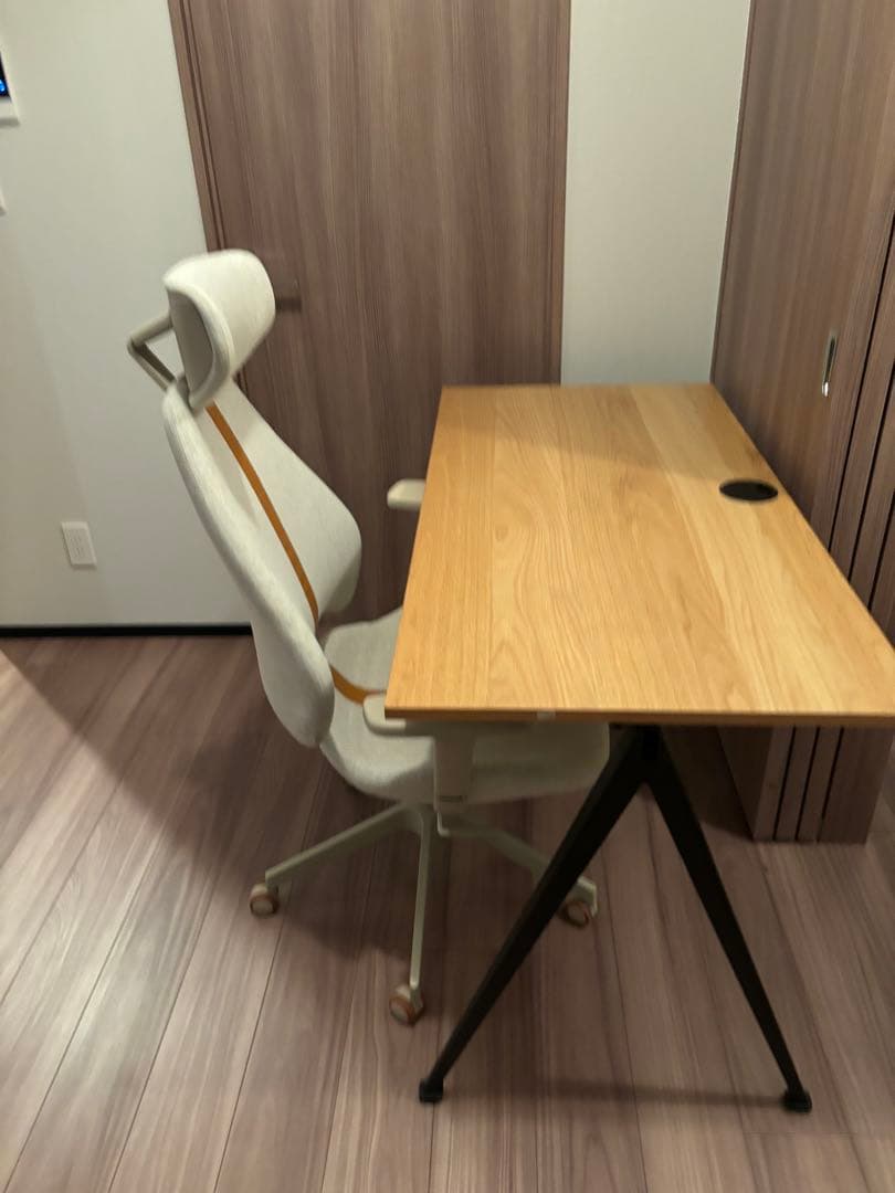 Hay デスク&IKEAチェアセット 渋谷区に引き取り可能な方 デスクチェア ルフト BL［ホームズオリジナル］(ブルー): デスク