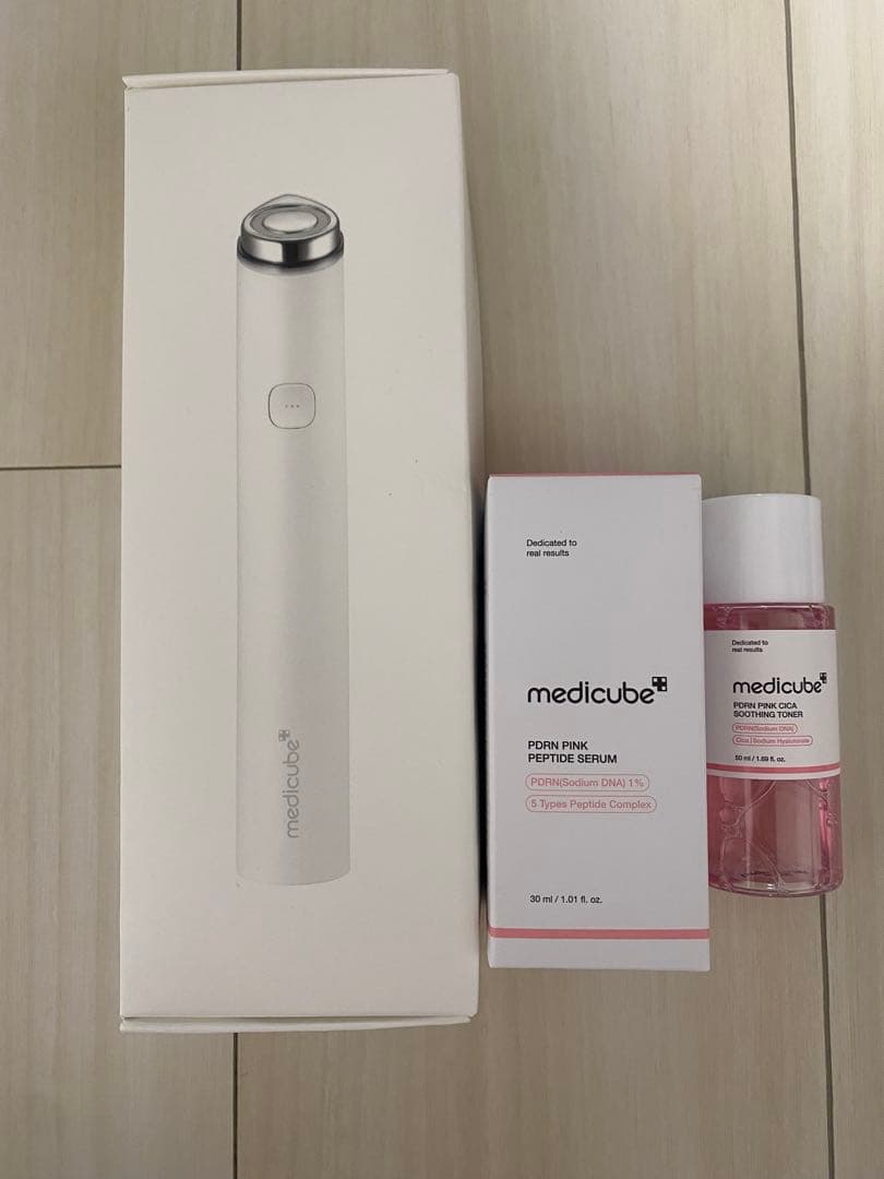 らら　medicube ブースタープロミニ＋美容液＋トナーセット ☆NEW☆【公式正品】AGE-R ブースタープロミニプラス・振動リフト