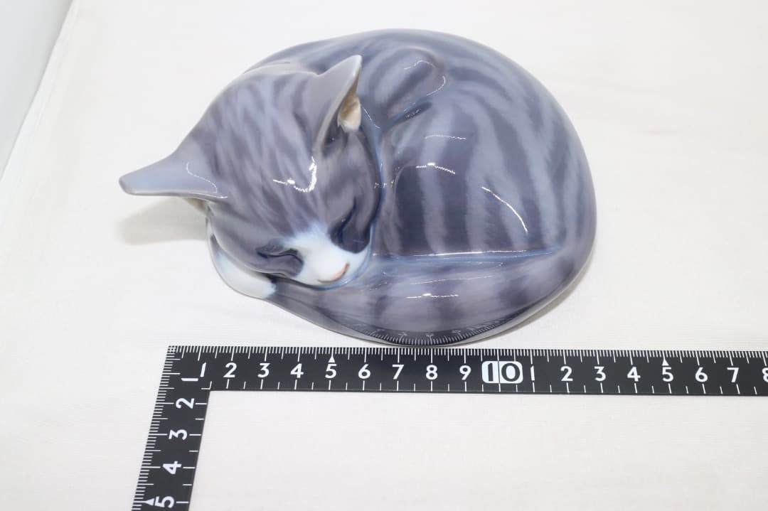 希少 ロイヤルコペンハーゲン フィギュリン 眠り猫 ねむり猫 - メルカリ
