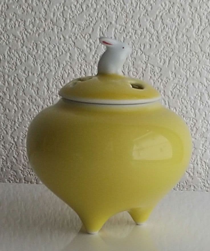 香炉　うさぎ　縁起物　黄色　金運 兎 うさぎ 置物 オブジェ 金色 黄金 ゴールド 幸運 長寿 縁起物 魔除け