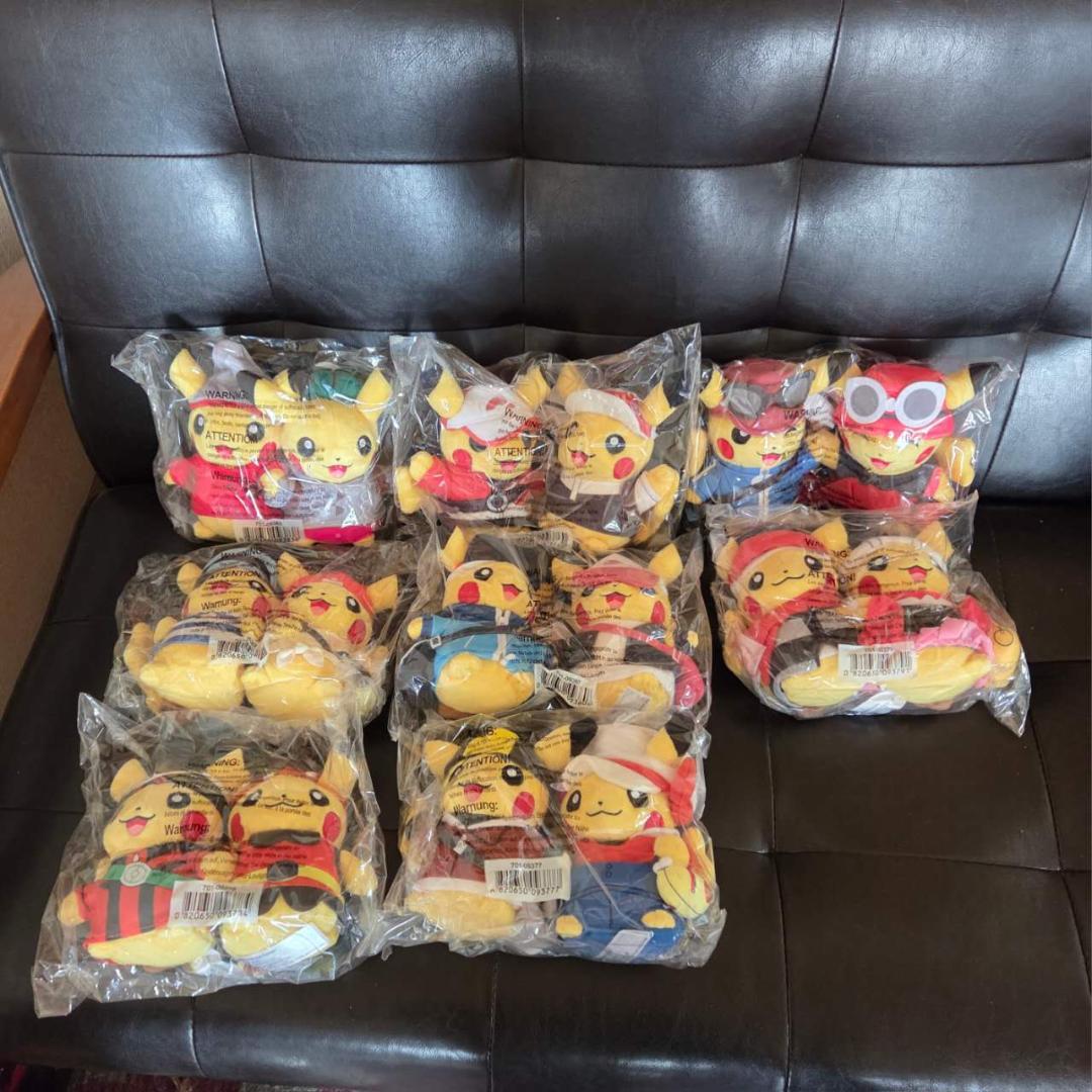 アメリカ　ポケモン　25周年　ピカチュウ　ペア　ぬいぐるみ　海外限定　未発売 ポケモン25周年 ピカチュウぬいぐるみ ジョウト地方 海外ポケセン