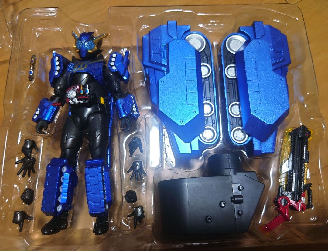 S.H.Figuarts 仮面ライダービルド タンクタンクフォーム