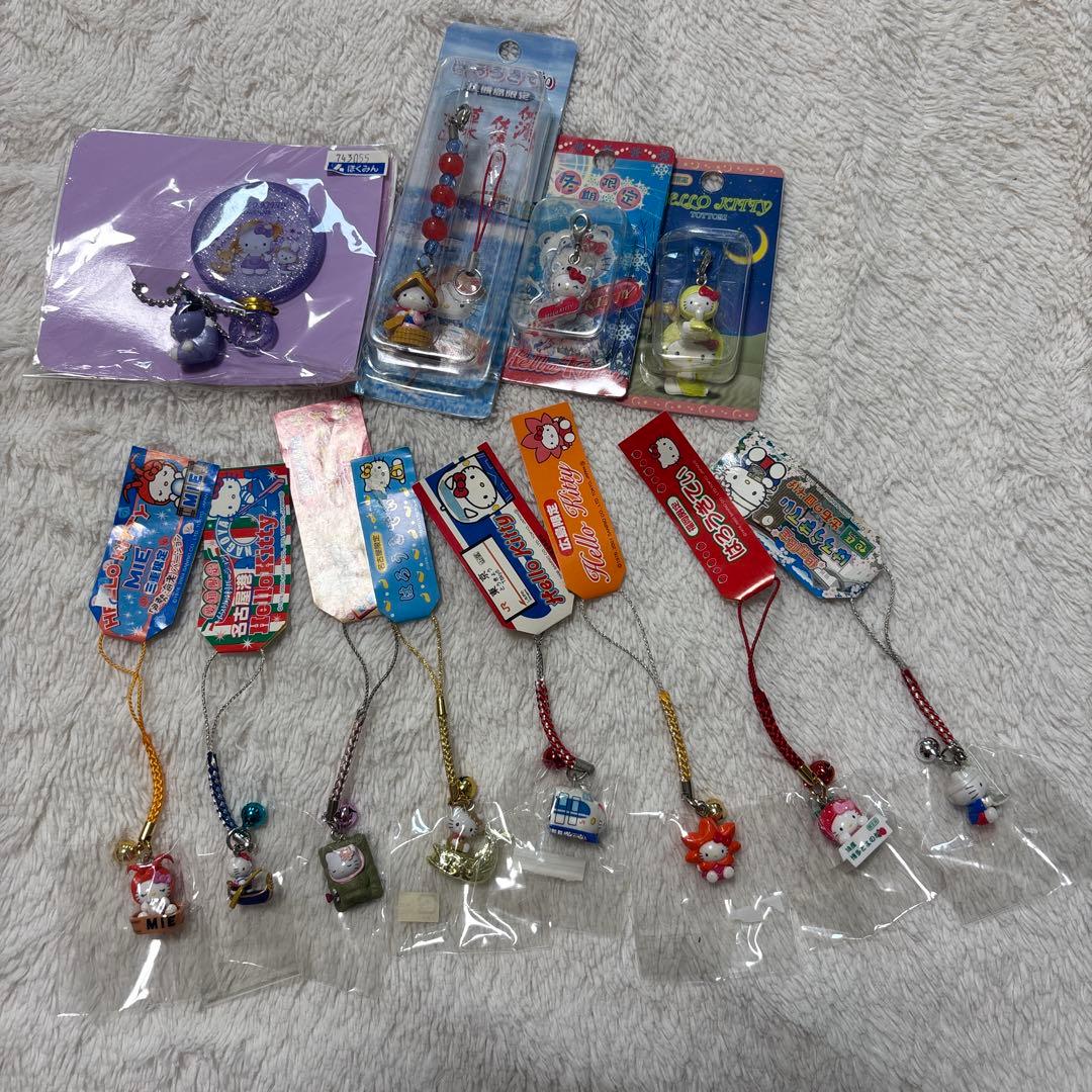 ハローキティストラップ　ご当地　限定　都道府県 ご当地キティ 北海道限定 キタキツネ シッポpurple ビーズストラップ