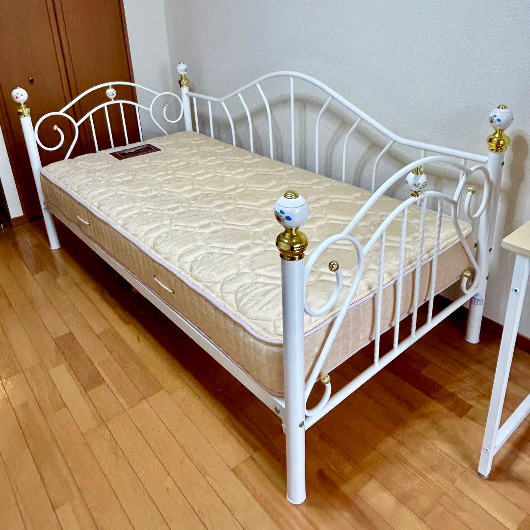 ジュリア　シングルベッドフレーム ホワイト アイアン　ニトリ ニトリ（NITORI） ベッド すのこシングルベッドフレーム (N-ジオF WW