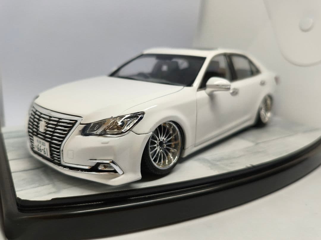 プラモデル　トヨタ　クラウンロイヤル　1/24　　完成品　VIP　シャコタン プラモデル トヨタ クラウンロイヤル 1/24 完成品 VIP シャコタン