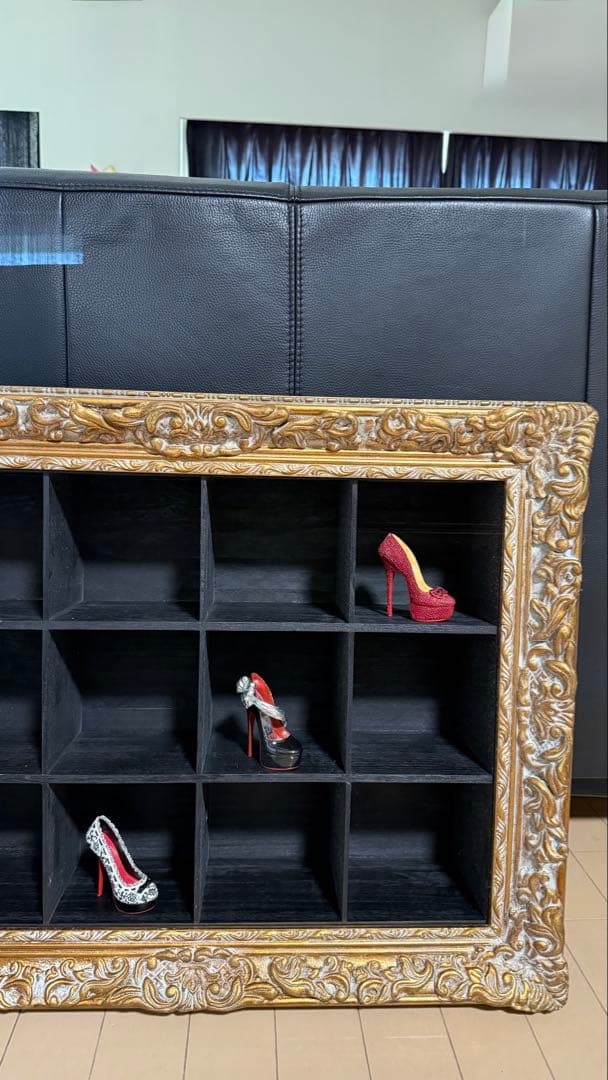 ◆IDEA購入、クラッシック飾り棚 コレクション棚/ゴールドフレーム /サロン◆ ゴールドとホワイトのかわいいオープンシェルフ展示棚@大阪関西のGF