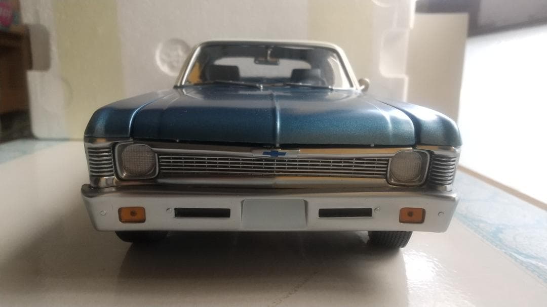 1/18 ビバリーヒルズコップ シボレー ノヴァ