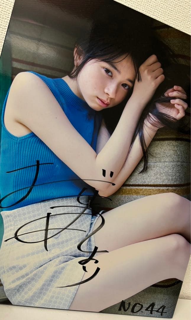 桜田ひより サイン入りパネル（2日間値下げ） - メルカリ