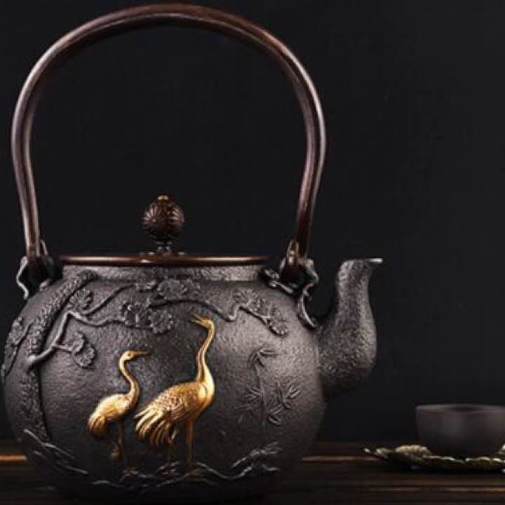 鉄器 急須 伝統工芸 手作り 鉄分補給 鉄瓶　YZS-041 鉄瓶 南部鉄器 牡丹柄 伝統工芸品 急須 茶こし付き 鉄分補給 ホーロー