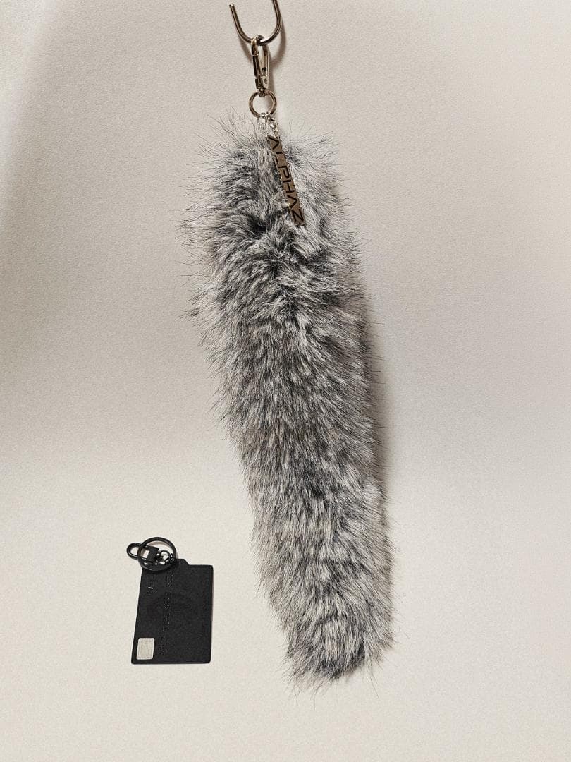 XG ビッグテイルチャーム Big Tail Charm - メルカリ