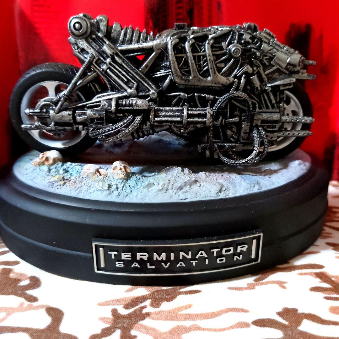 ✨希少品•モトターミネーター•フィギュア【DVD収納台座付】中古品•DVD無 モト・ターミネーターフィギュア付 DVD-BOX ☆ ターミネーター4