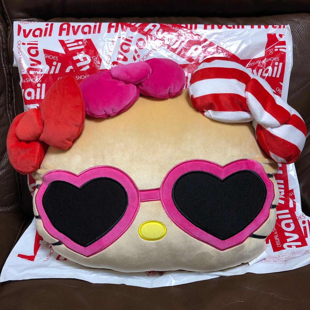 日焼けキティ ハローキティ ダイカットクッション アベイル 新品未使用