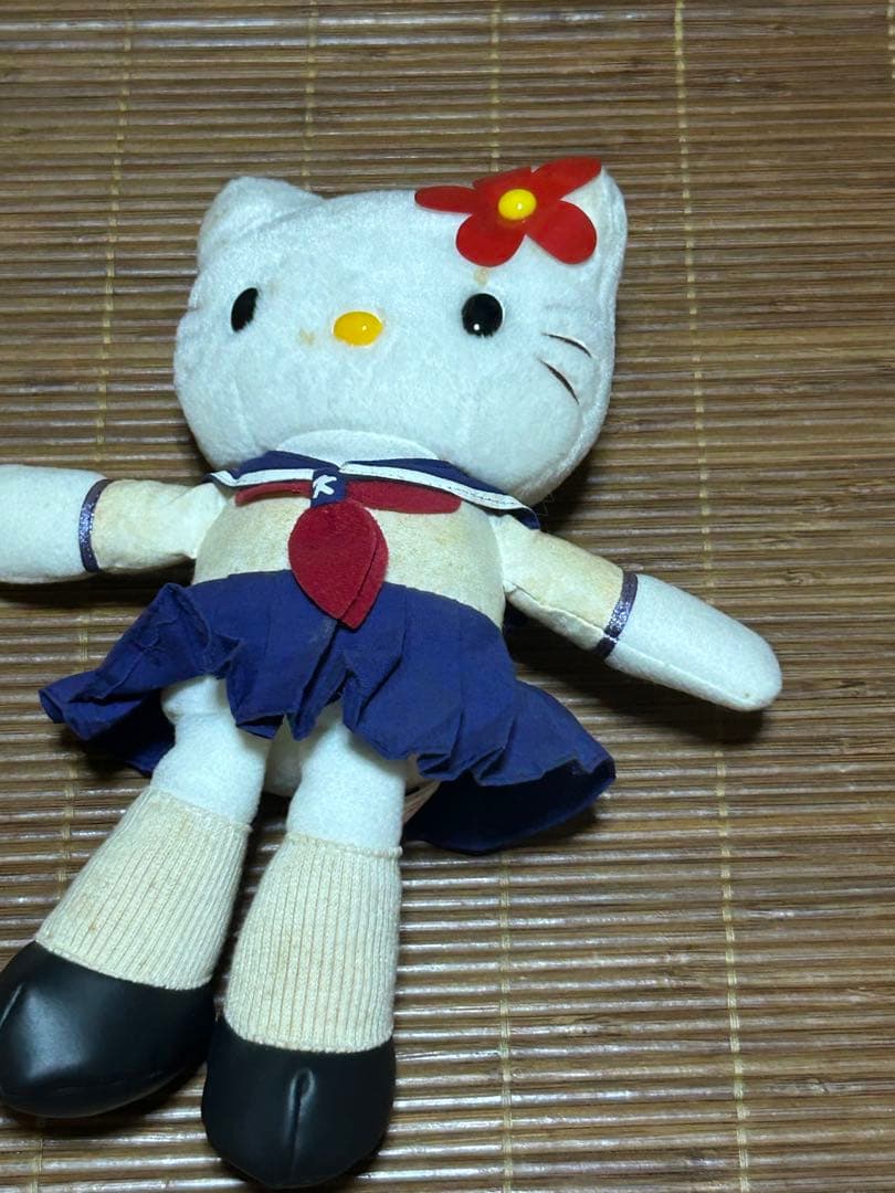 レア　ハローキティ 女子高生 セーラー服　ぬいぐるみ ハイソックス 　エイコー Yahoo!オークション -「キティ エイコー」の落札相場・落札価格