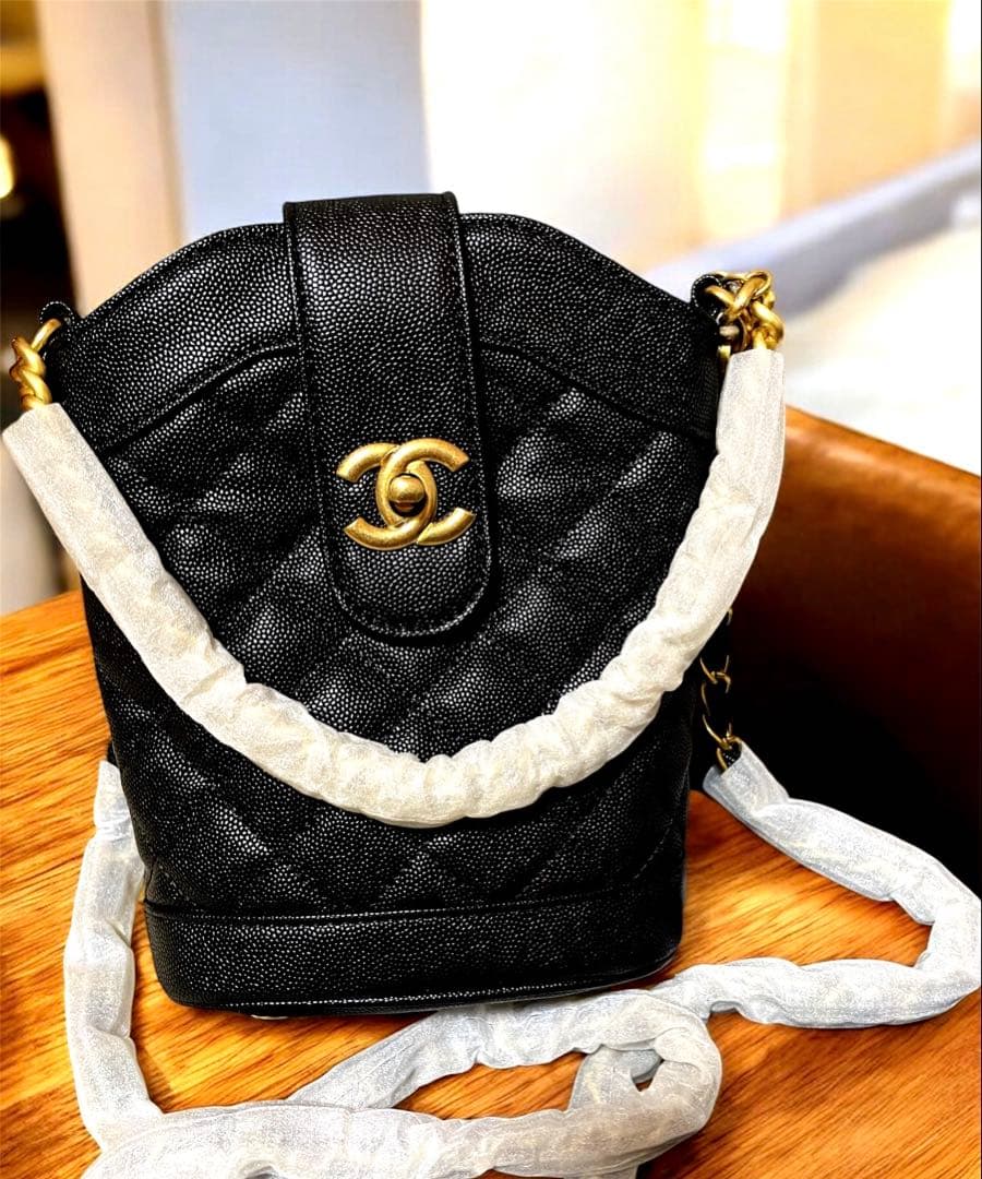 CHANELシャネルチェーンショルダーバッグ　ノベルティ CHANEL シャネル ノベルティ ショルダーバッグ 黒 ゴールドチェーン