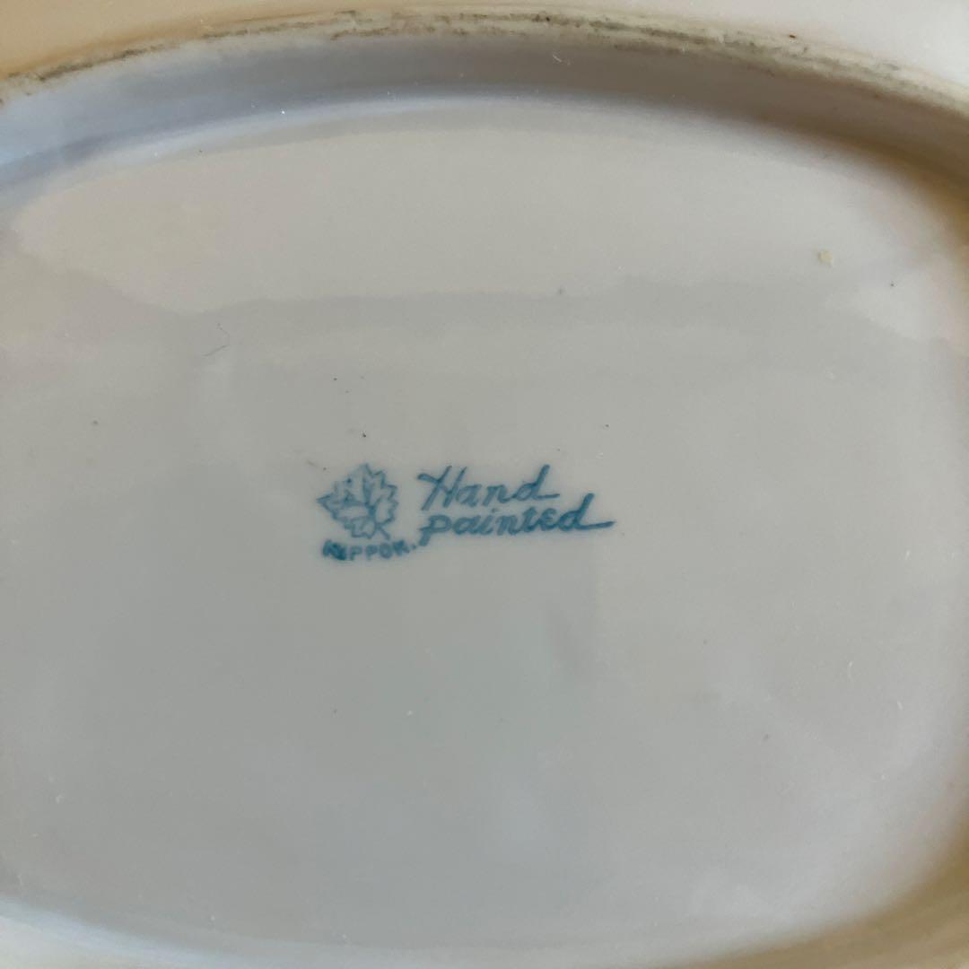 7. オールドノリタケ メープルリーフ印 モノトーンに金彩アクセントの