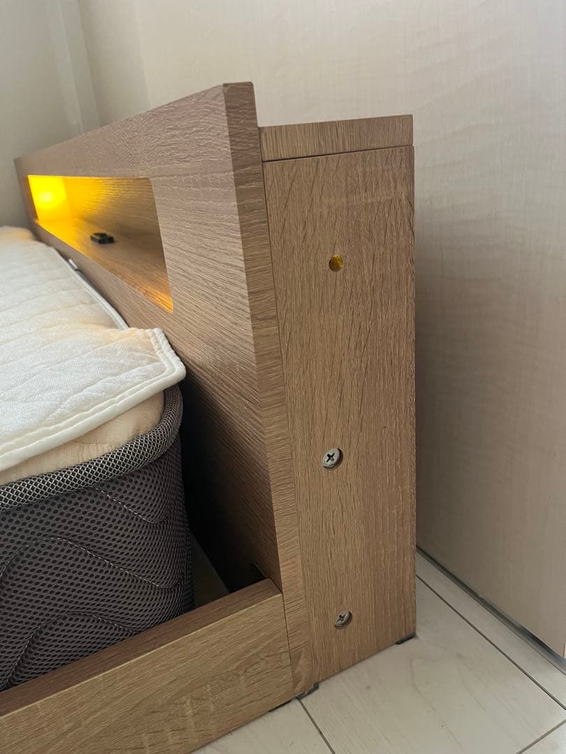 《説明文必読》ダブルサイズ ベッドフレーム フロアベッド 照明&コンセント付き