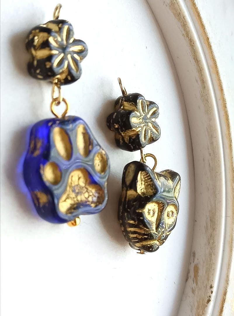 7927 猫ちゃん 肉球 フラワー チェコビーズ パーツ