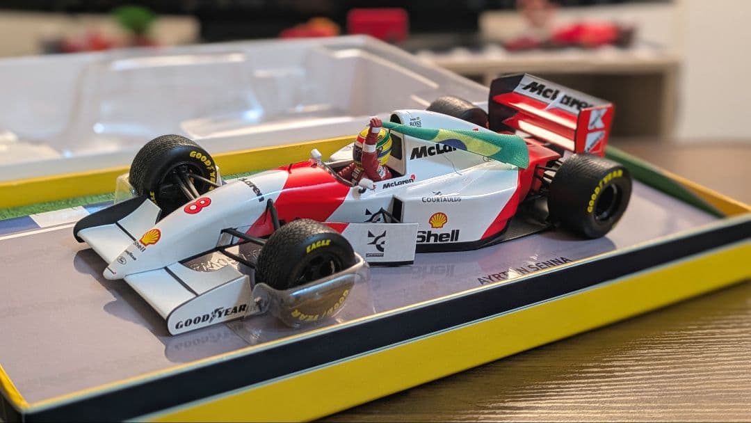 ミニチャンプス MP4/8 1/18 アイルトン・セナ ミニチャンプス 1/18 マクラーレン MP4/4 アイルトンセナ入荷しました