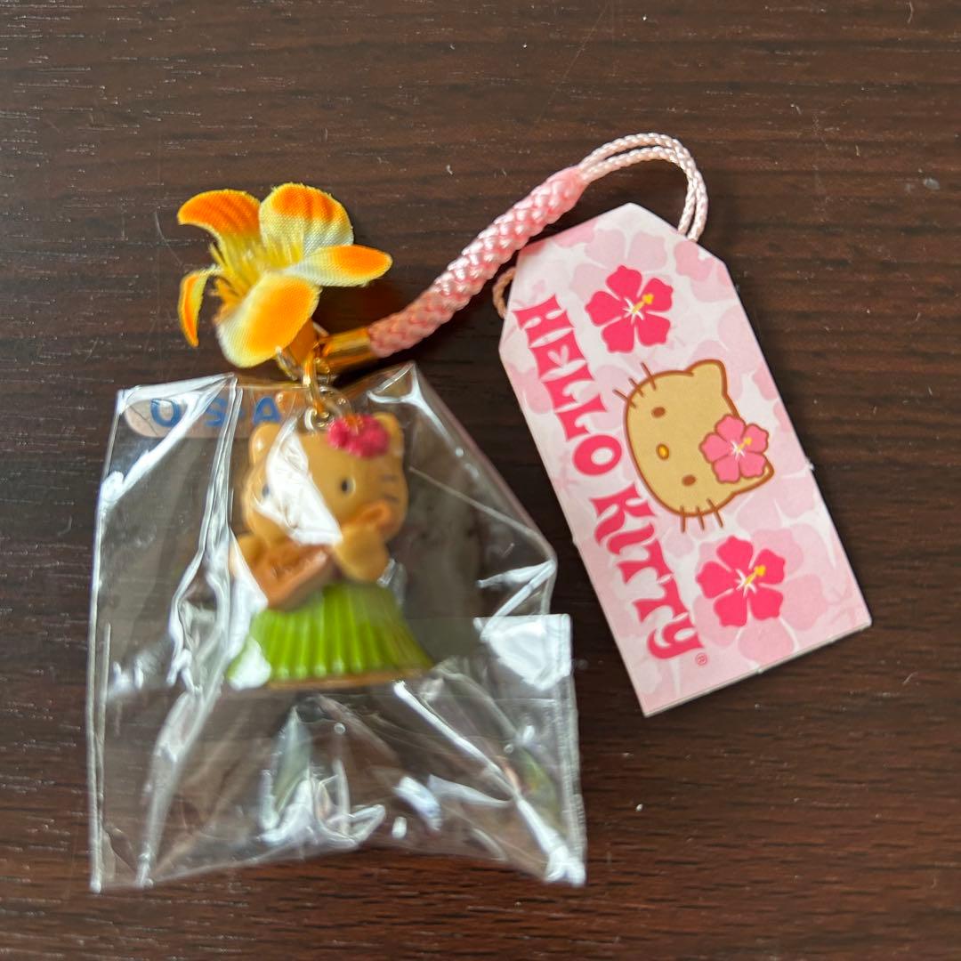 ハローキティ　根付け　ハワイ ハワイの「日焼けキティ」まだまだブーム継続中！人気店とのコラボ定番