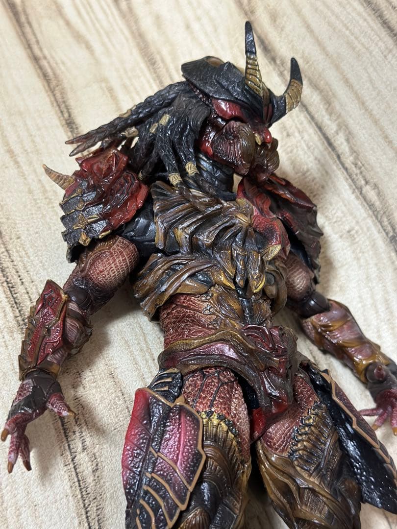 プレイアーツ改 PREDATOR VARIANT プレデター / ヴァリアント - メルカリ