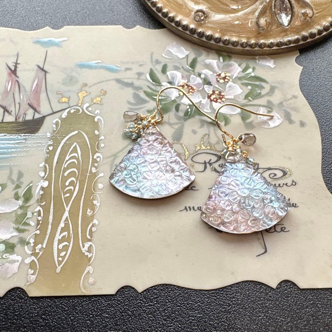 《1点限定》タイガーアイファンシェイプ小花カービング＊ピアスorイヤリング