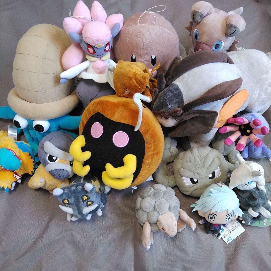 ポケモン　ぬいぐるみ　まとめ売り　いわタイプ多め Yahoo!オークション - ポケモンセンター 他 ぬいぐるみ まとめ売り Po